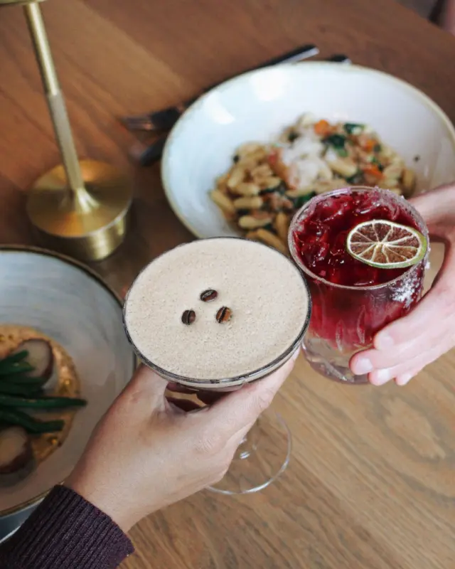 The happiest hours of the week are waiting at HEIST. 🍷✨ Join us Tuesday–Friday, 4–6PM, and sip your way into the evening with crafted cocktails, pours of wine, and small bites made for sharing. A reason to linger, a reason to mingle.

🍕 Half-price pizza + shareables
 🍸$12 cocktails
🍷 $10 wine by the glass
🍻 $7 Bankrolls