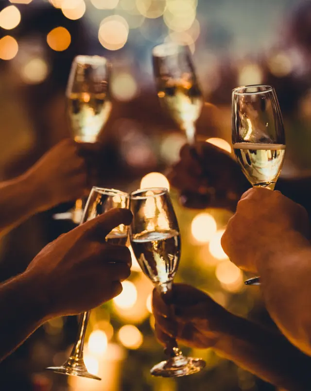 Celebrate New Year's Eve at HEIST! 

Join us for an unforgettable evening as we celebrate the arrival of 2026 🥂  Indulge in our prix fixe menu, showcasing our chef's exquisite creations with fresh seafood and a variety of enticing options.

*Reservations begin at 4pm. Seatings are limited to two hours. 

View menu on the events page on our website + book at the link in bio!